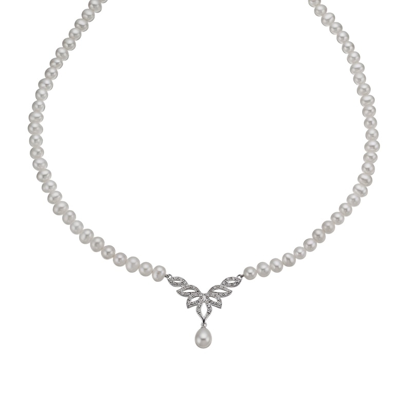 Pearl Pendant Necklace