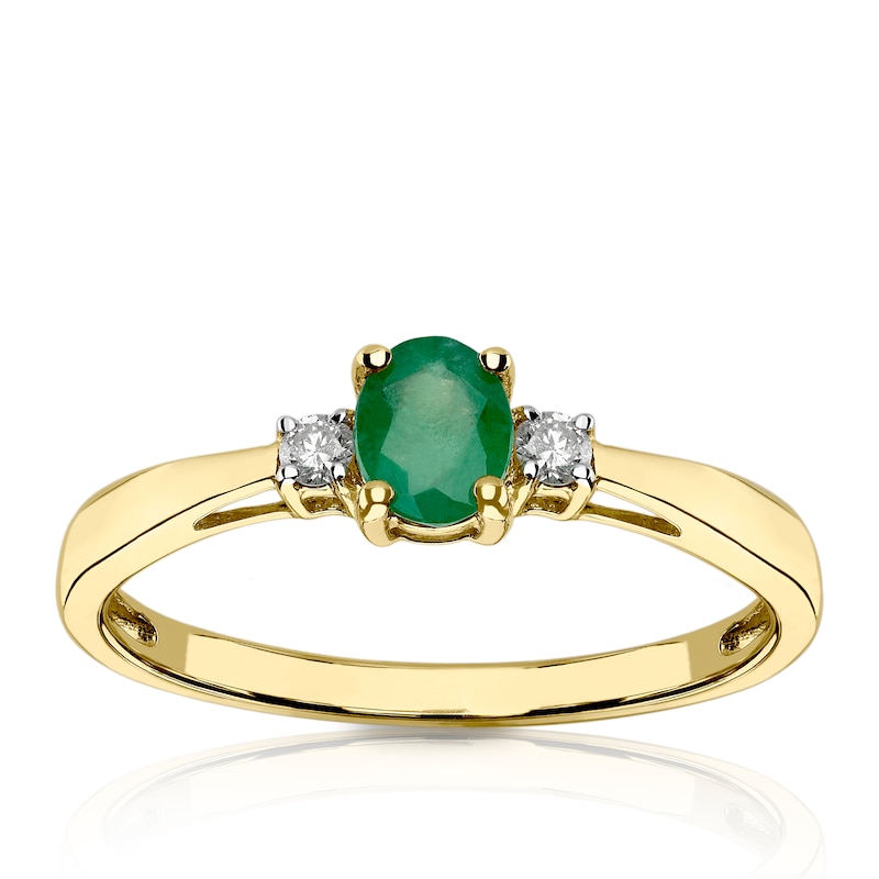 Emerald gold ring