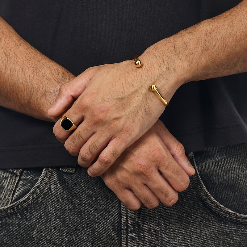Main Image 2 of 9ct Yellow Gold Men's Onyx Signet Ring