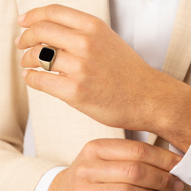 Main Image 2 of 9ct Yellow Gold Men's Onyx Signet Ring