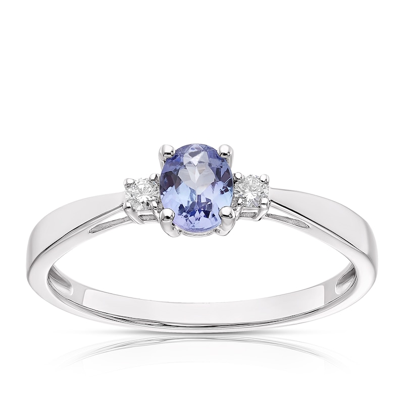 White Gold and tanzanite ring
