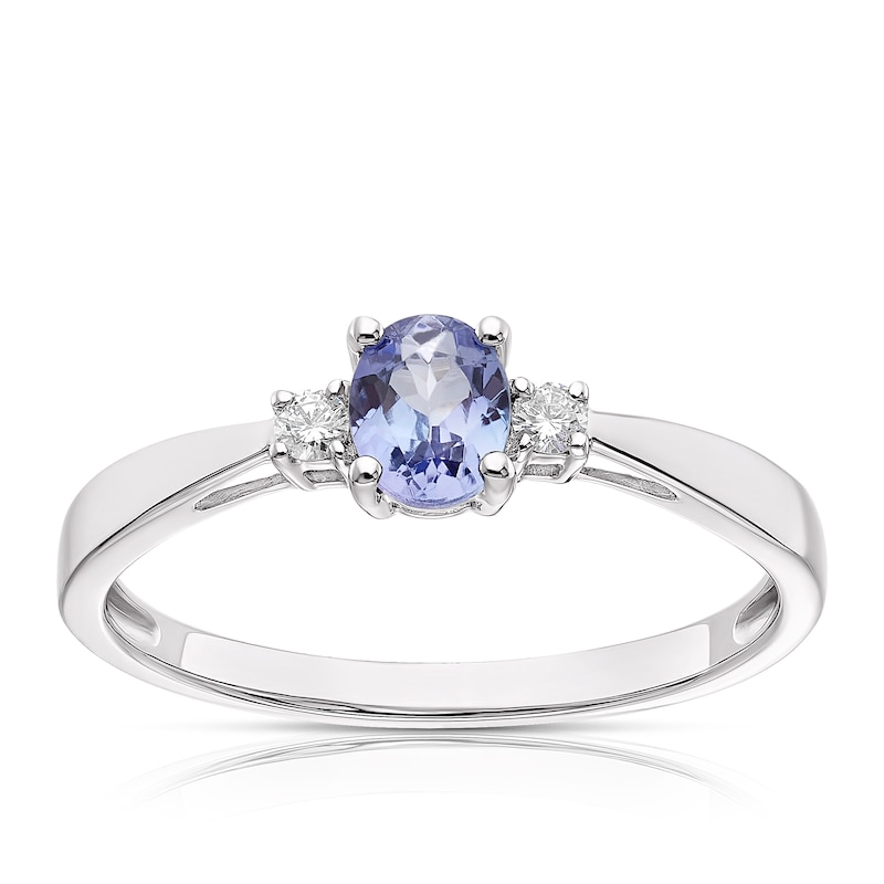 White Gold and tanzanite ring