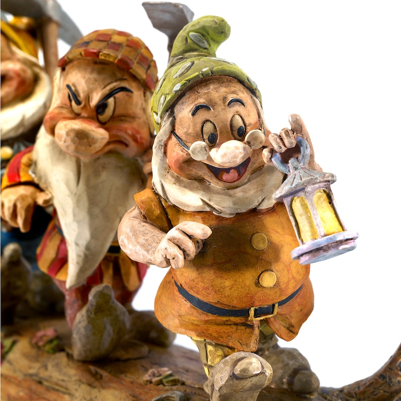 Disney Traditions Homeward Bound 7 Dwarfs Figurine