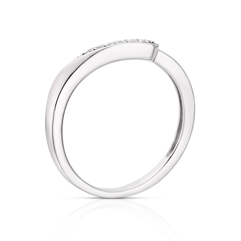 9ct White Gold Twist Shaped Diamond Ring